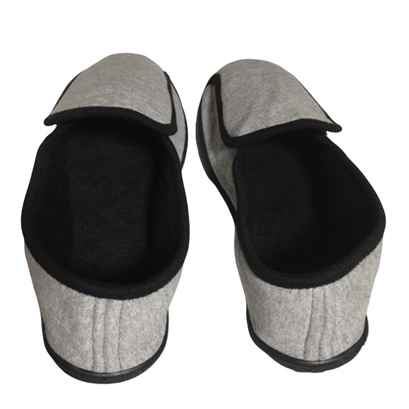 ADJUST TO ME Slippers like walking on air Hook & loop closure gray black… - Picture 9 of 9